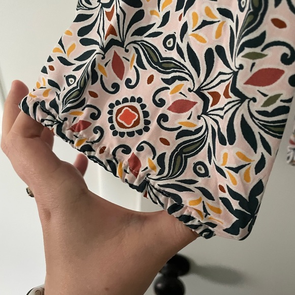 NWOT Loft Patterned Blouse - Picture 4 of 8